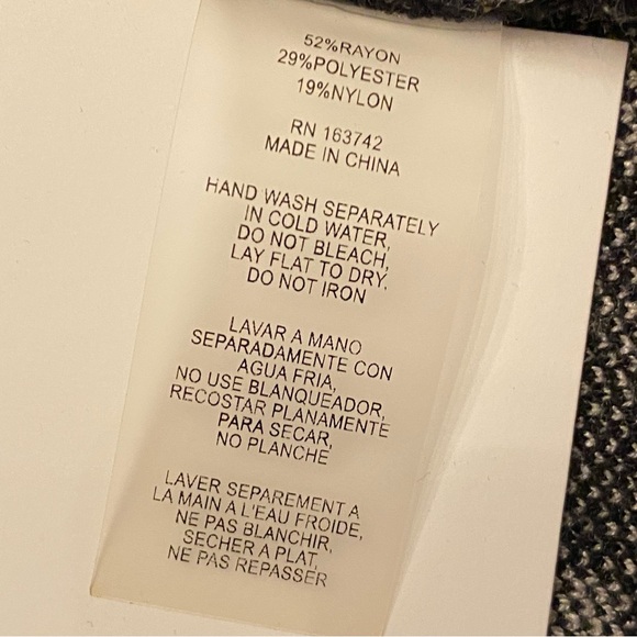 Beautiful Sioni Black and Grey Polka Dot Wrap Sweater with Tie. Size XL - Picture 6 of 6